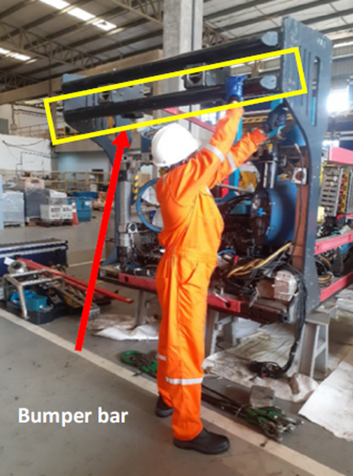 IMCA SF 34/20: Broken finger during ROV maintenance Image13 A worker broke his finger whilst working on an ROV. The incident occurred during ROV maintenance when he was single-handedly removing a bumper bar located above head height