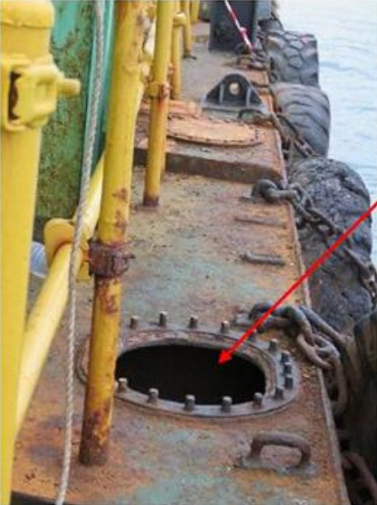 IMCA SF WSH: Two workers passed out and died in dredge ballast tank Supervisor entered a dredging vessel’s ballast tank, which is a confined space, for an inspection