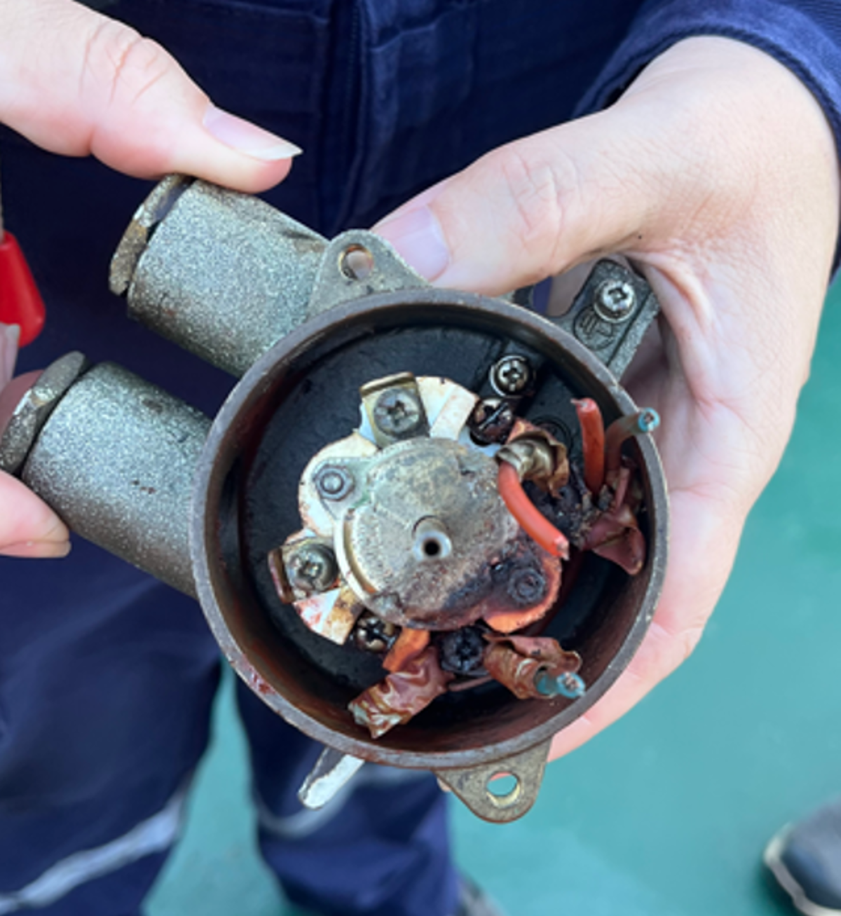 IMCA SF Electric shock after water ingress to switch 2 Electric shock after water ingress to switch