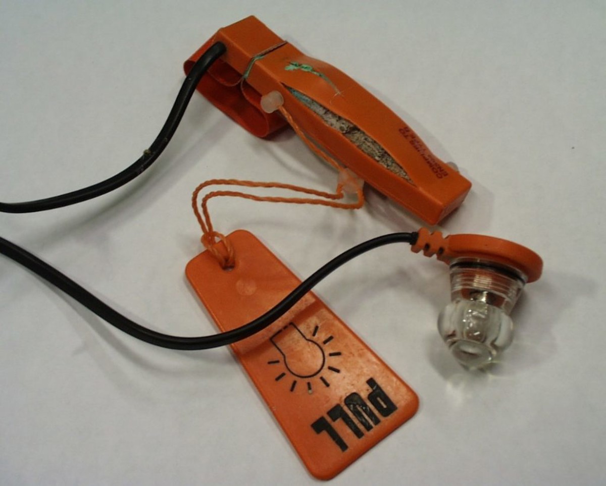 IMCA SF Battery failure on lifejacket light Ruptured battery on lifejacket