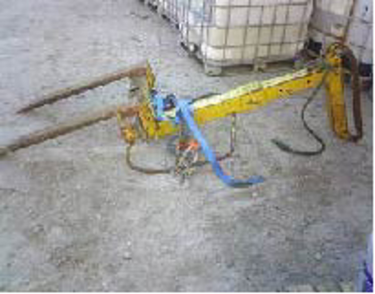 IMCA SF Pallet lifter failure 1 Failed pallet lifter