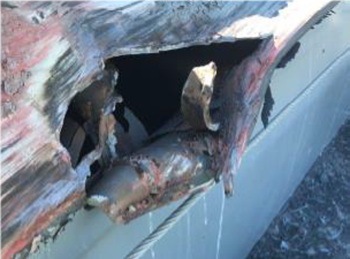IMCA SF 07/19: Vessel hit moored barge whilst turning 12 damage to the barge