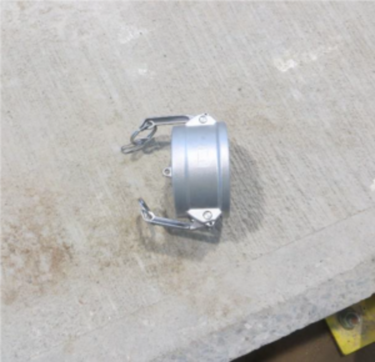 IMCCA SF 19/19: Fire main dust cap blown away by pressure from the line 8 300X290 A fire main dust cap was blown off by pressure from the line and hit the wall 10m away.