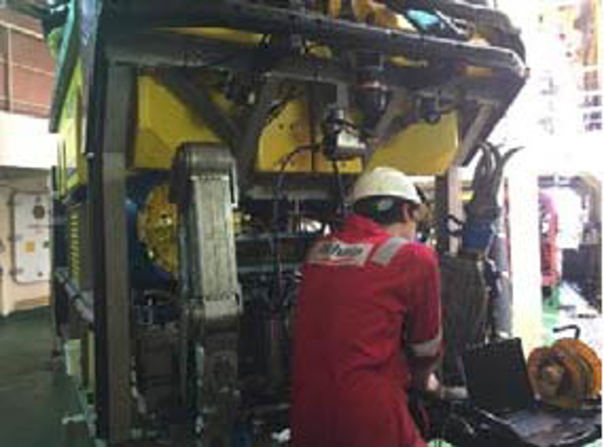 IMCA SF Failure of underwater pan and tilt rotator unit 2 Broken pan and tilt unit in situ