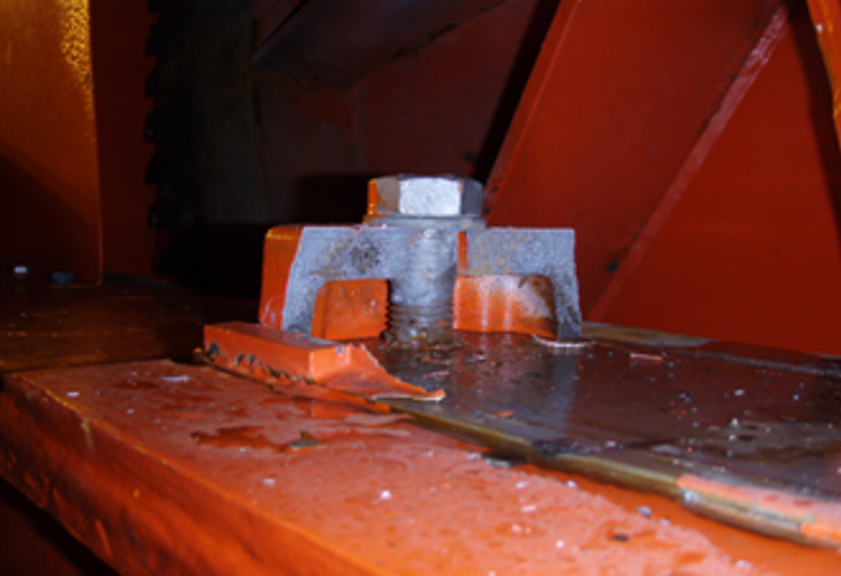 IMCA SF Failure of hose reel bearing housing 1 hydraulic winch