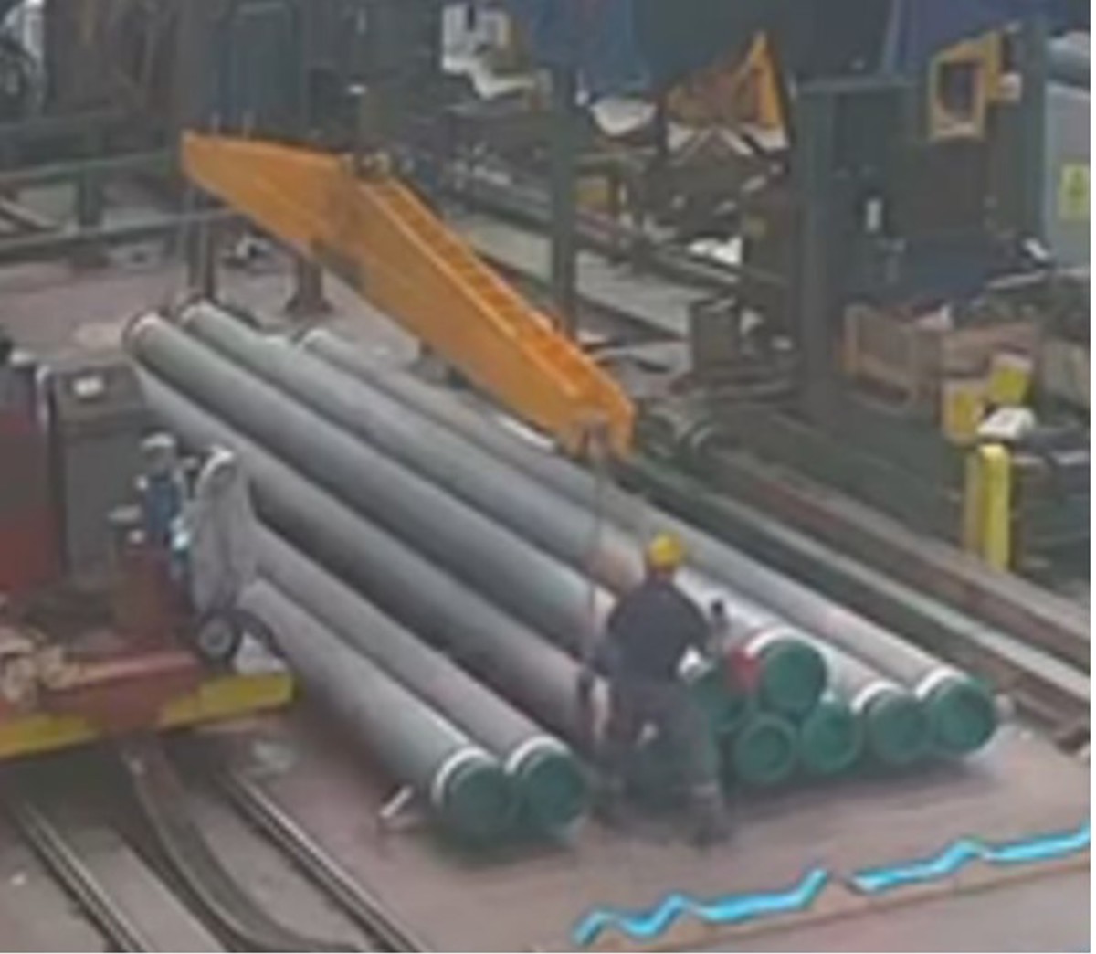 IMCA SF LTI: Foot trapped between pipes 2 Crew members ankle becomes trapped in pipe stack