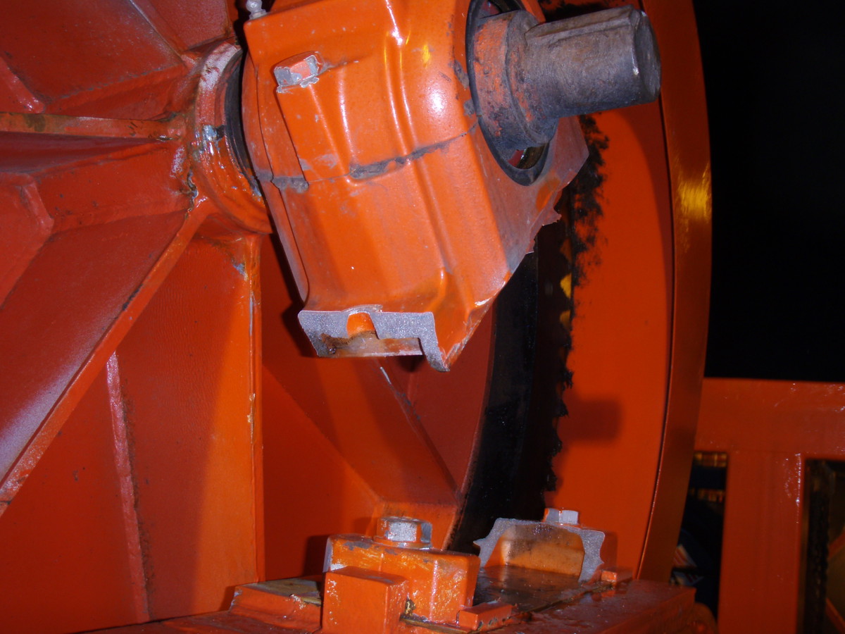 IMCA SF Failure of hose reel bearing housing 2 hydraulic winch