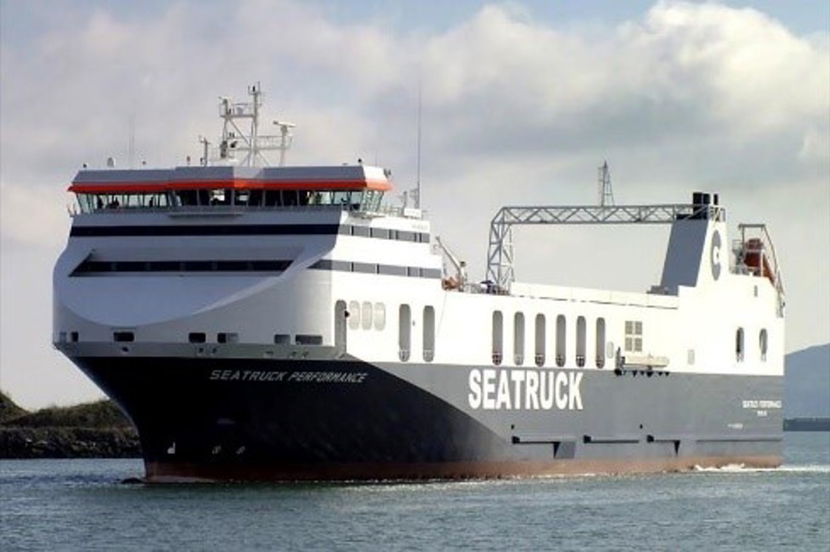 This roll-on/roll-off (ro-ro) freight vessel ran aground while transiting the Greenore Channel in Carlingford Lough, Northern Ireland, soon after departing Warrenpoint for passage to Heysham, England