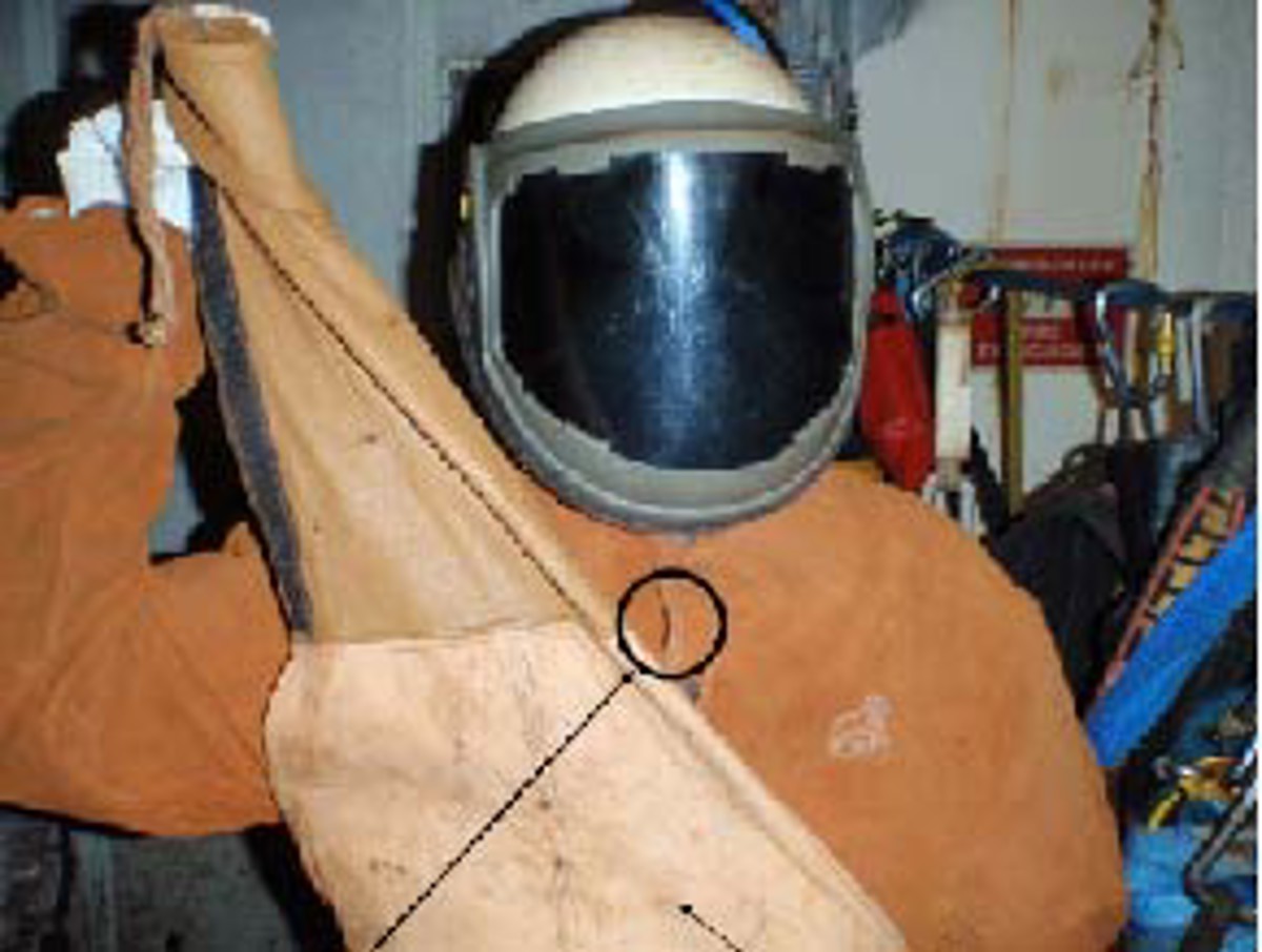 IMCA SF Minor chest burns suffered by rope access technician Protective clothing for rope access technicians showing small opening through which hot particle passed