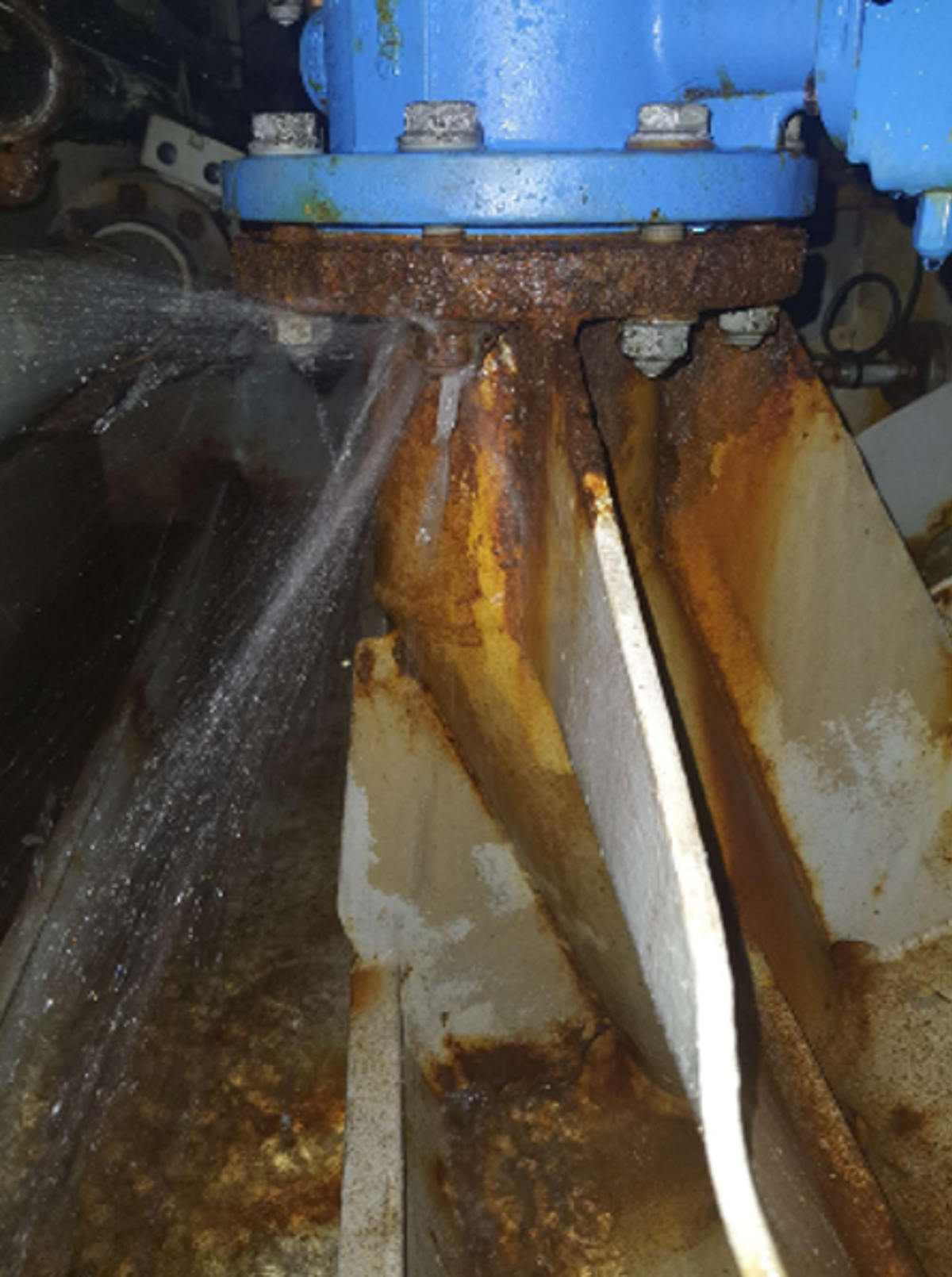 Sea water inlet pipe leakage in engine room