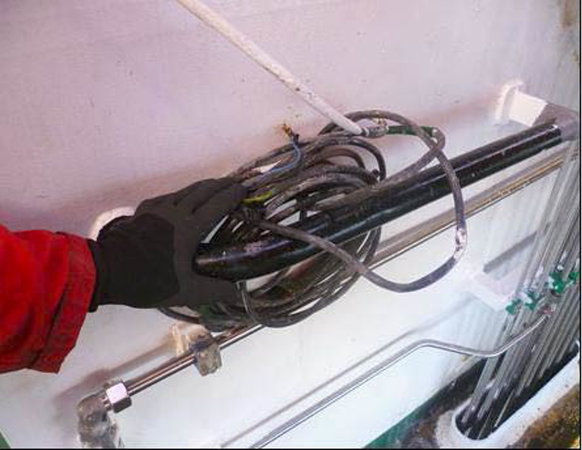 IMCA SF: Near-miss: Exposed live electrical cable Imcasf05 13 Image2 electrical cable and bare live wires