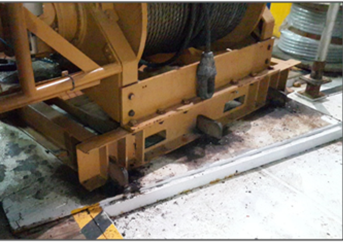 IMCA SF Lost time injury (LTI): Winch base plate failure 2 Magnetic particle inspection (MPI) checks done between winch and base plate before the incident