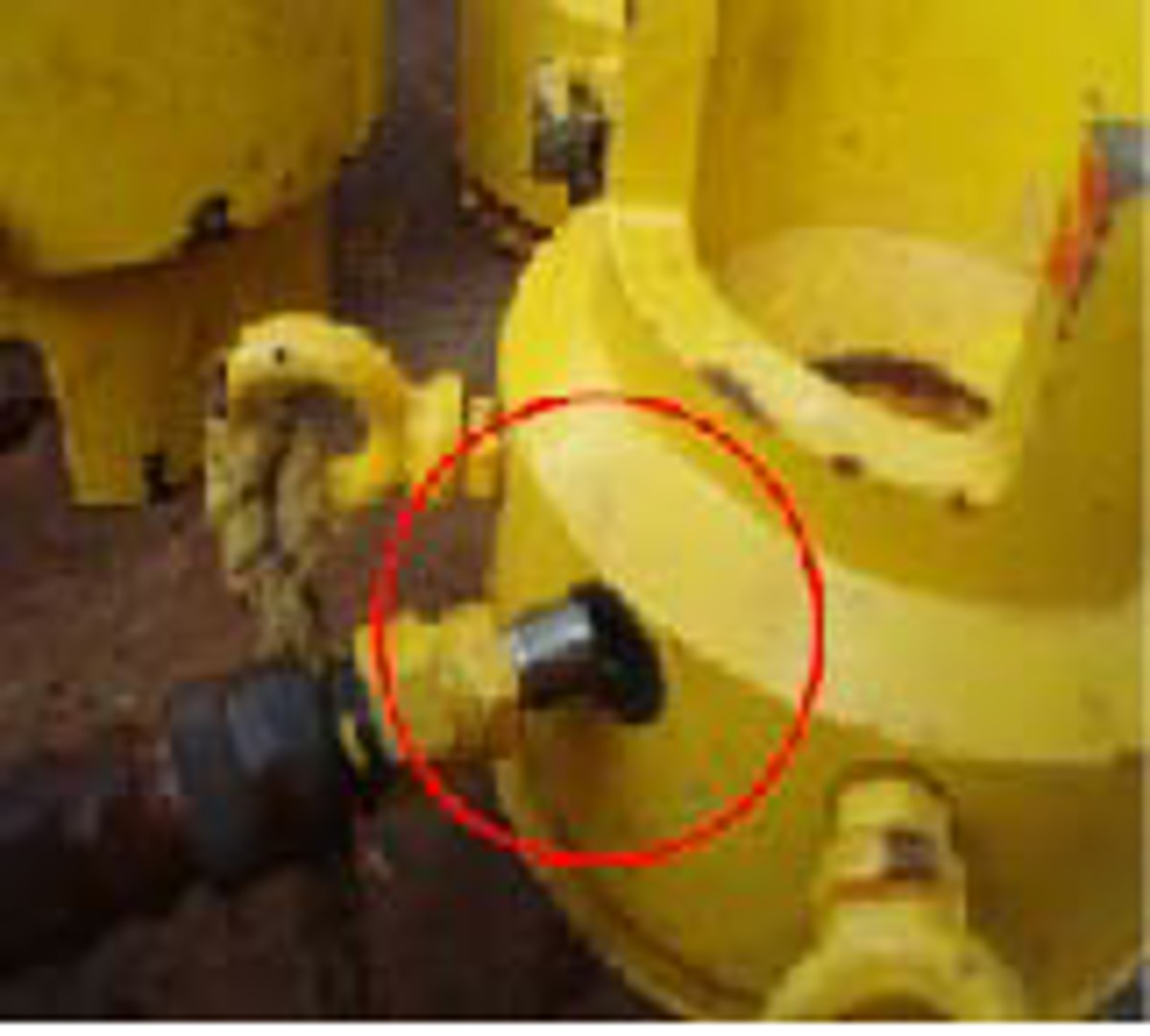 IMCA SF: Failed nipple on bolt tensioning jack Imcasf06 09 Image3 nipple shown loose