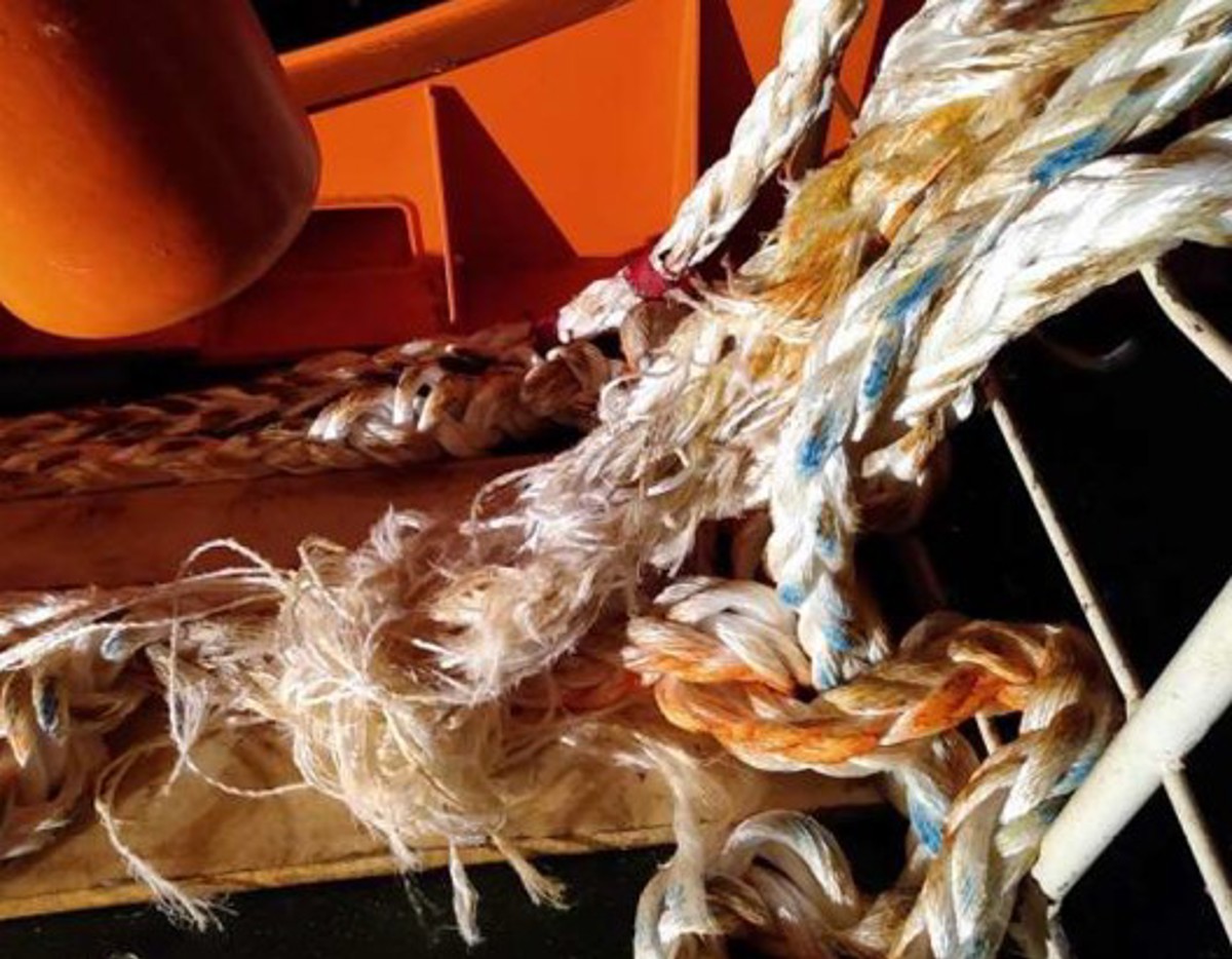 IMCA SF Failure of 64mm polyester rope in subsea mooring operations Parted rope