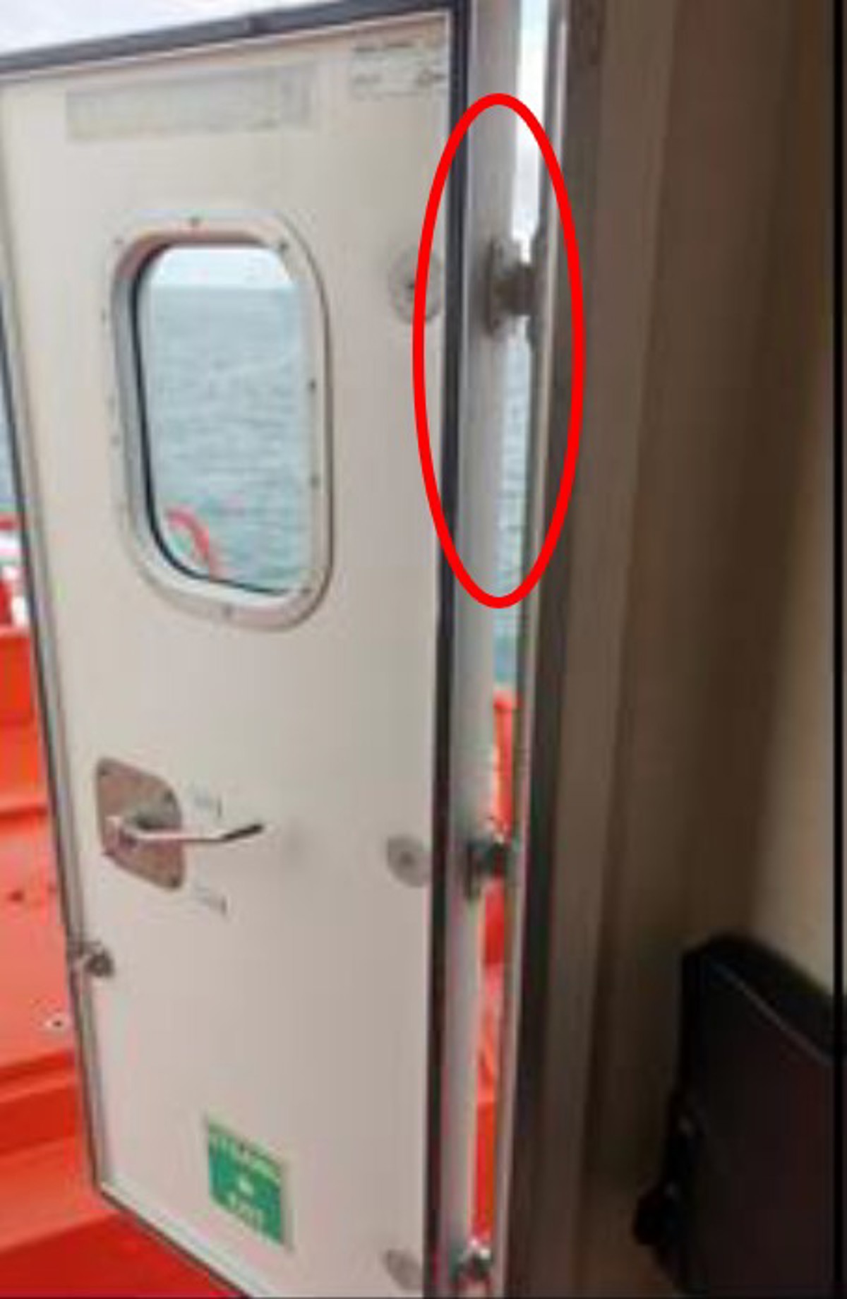 IMCA SF This is not a drill…an LTI during a drill (MSF) Photo of inner door frame on vessel