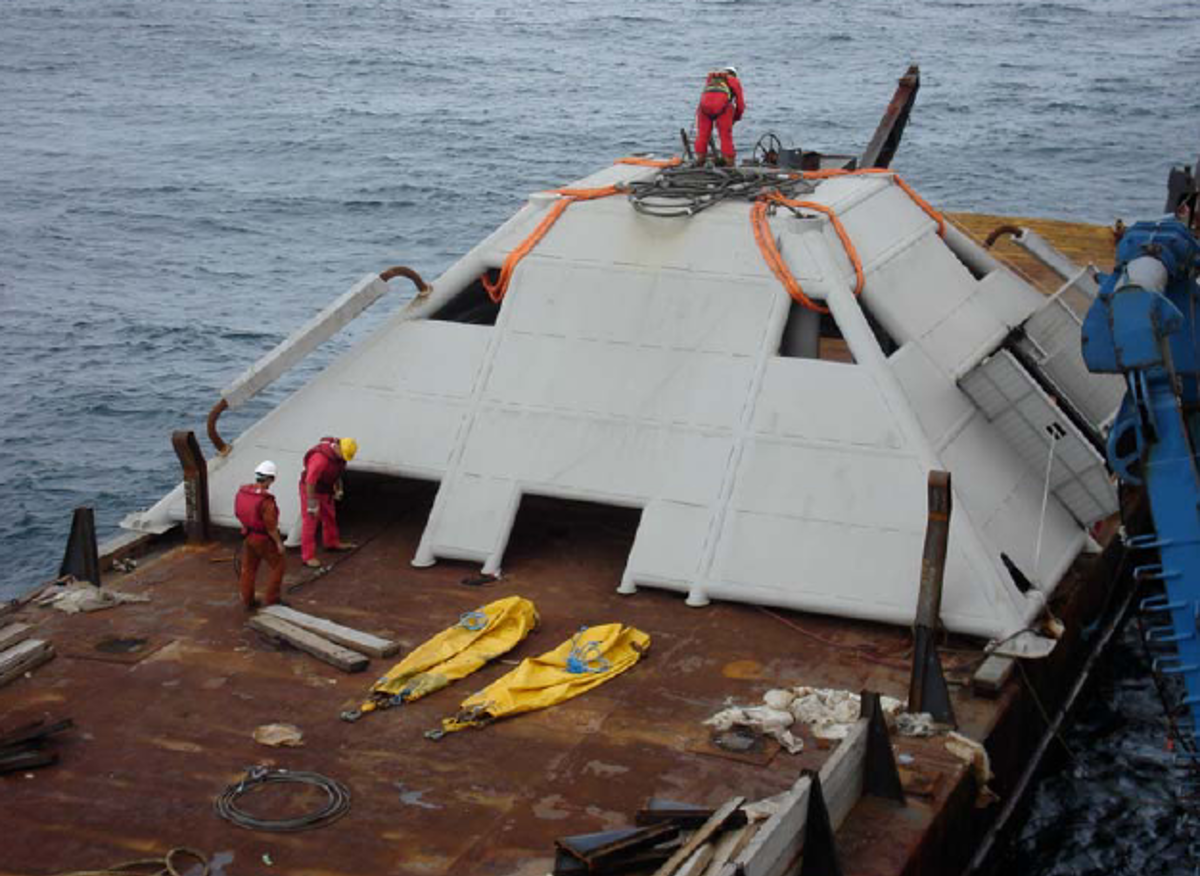 IMCA SF Parting of slings causing fall of heavy object onto seabed 1 24 tonne metallic cover