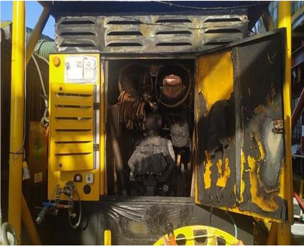 Damage to interior of compressor Damage to interior of compressor