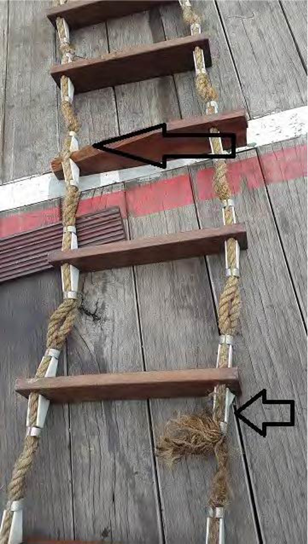 IMCA SF Near-miss: Pilot ladder failure Pilot ladder
